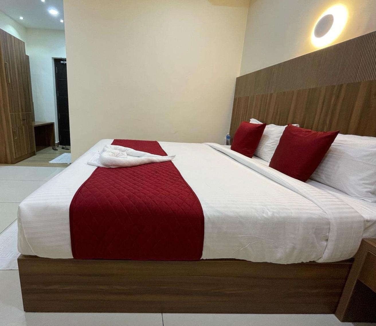 Hotel Deepakam Inn Palakkad Exterior photo